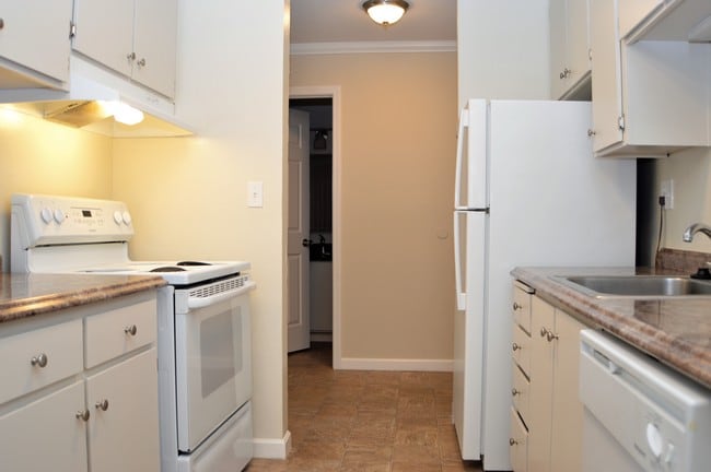 Peppertree Apartments, Hayward, CA 94544 - photo 4