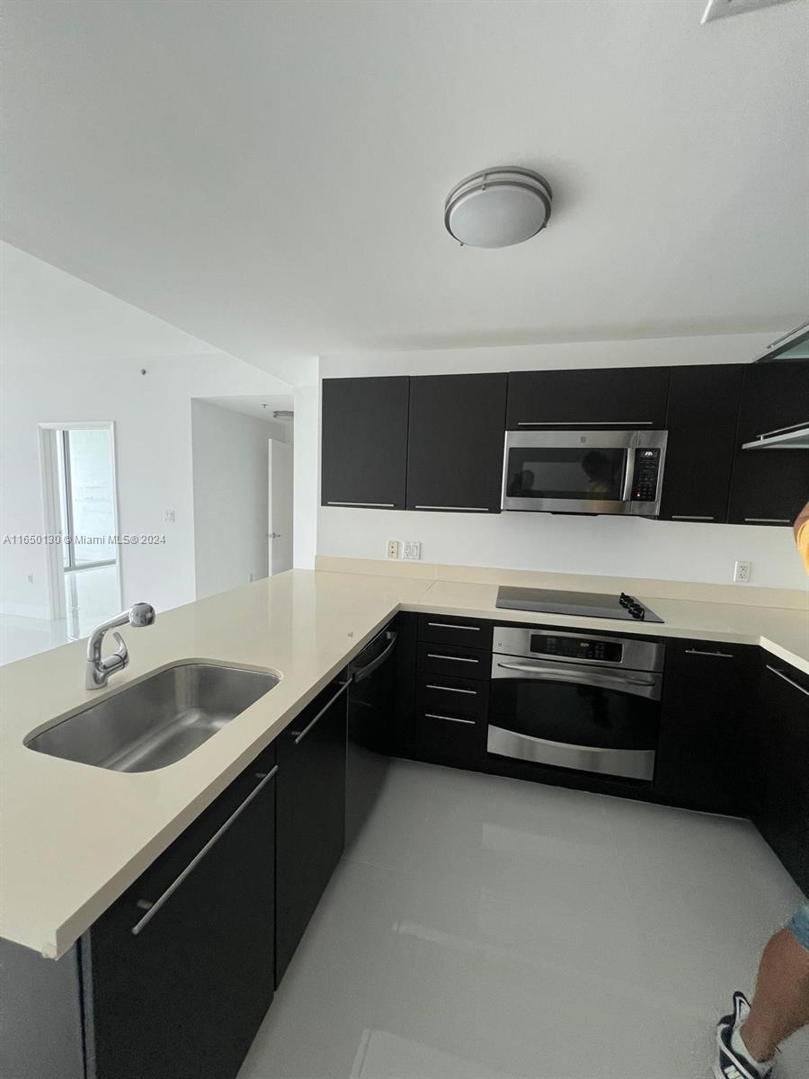 The Ivy Condominium unit 3501, Miami, FL 33130 - photo 1