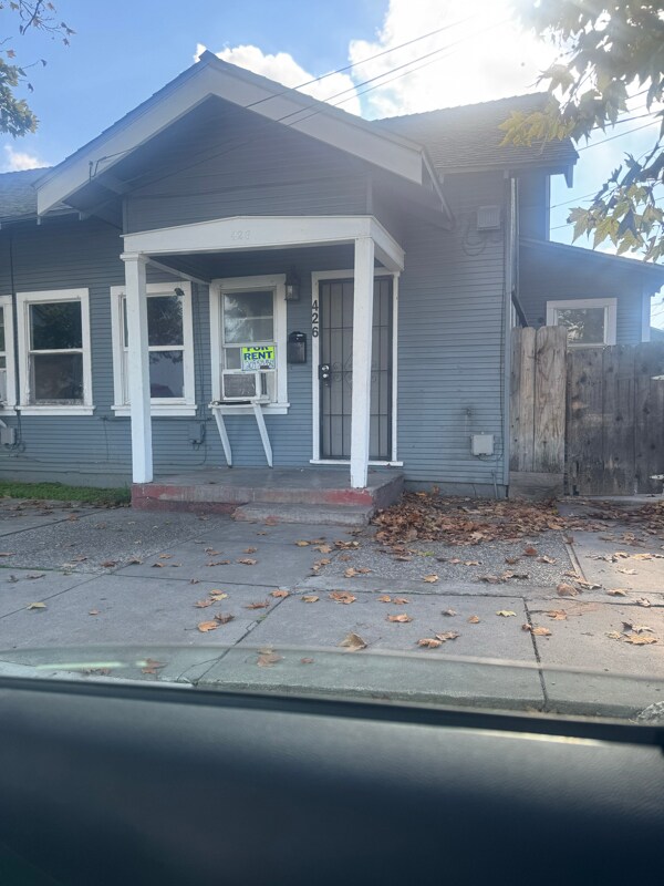 426 Columbia Ave, Turlock, CA 95380 - photo 1
