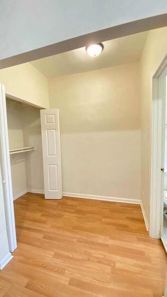 839 W Sheridan Rd unit 323, Chicago, IL 60613 - photo 3