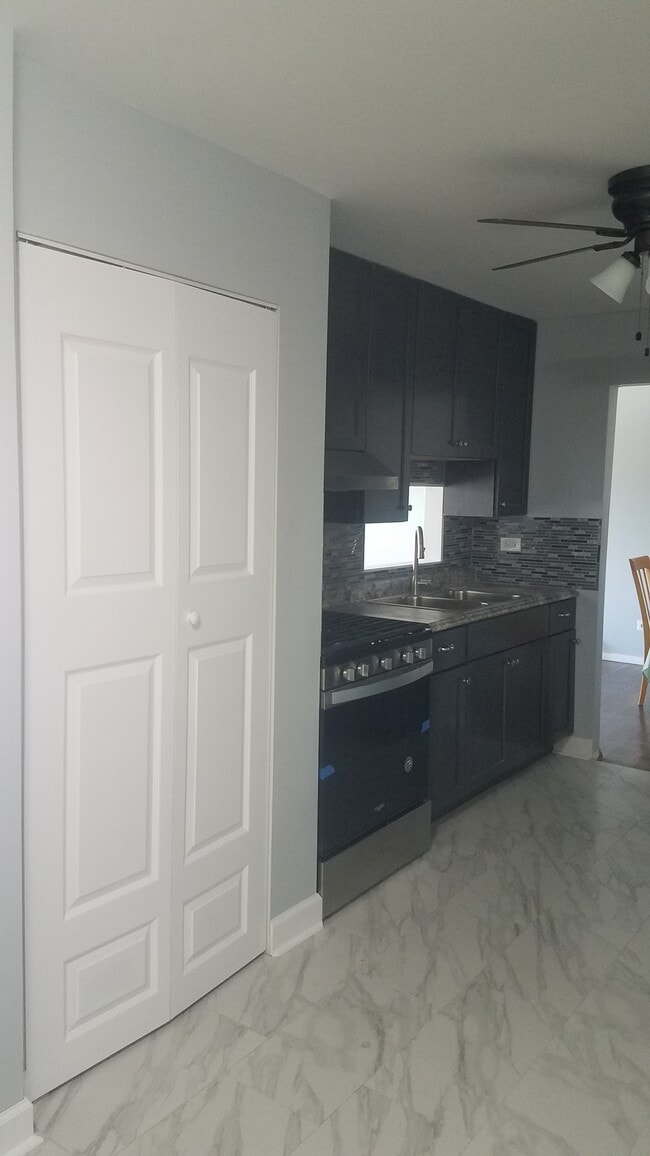 8892 Jody Ln unit 2G, Des Plaines, IL 60016 - photo 6