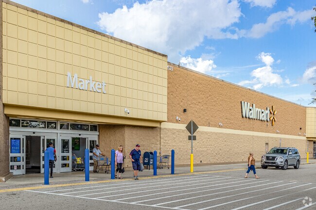 Shop at Walmart for great deals while living in Eisenhower, Ft. Myers, FL.