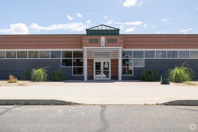 Horizon Elementary's front entrance of the school.