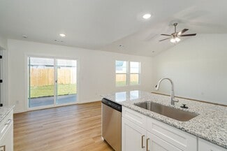 2429 E Timber Oak St, Republic, MO 65738