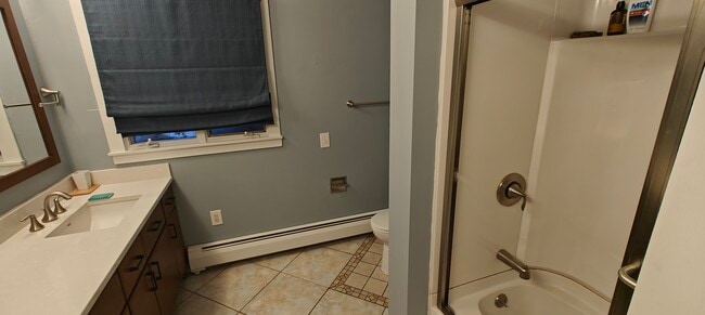 196 W Ridge Terrace unit Upper Room, Rutland, VT 05701 - photo 6