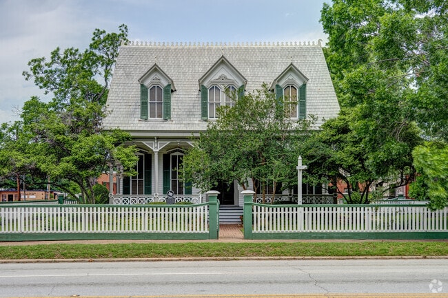 Richmond has preserved its historic homes throughout the neighborhood.
