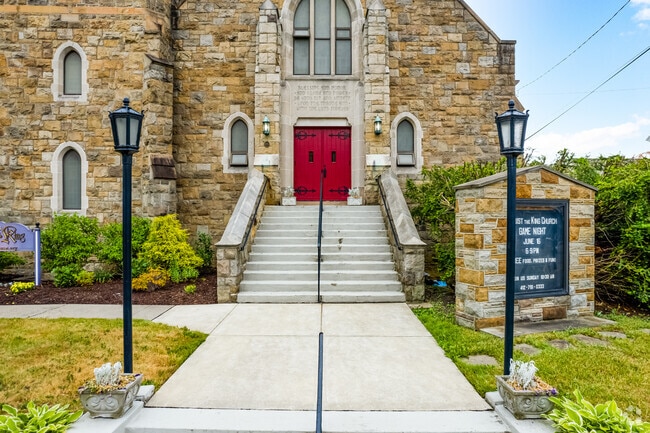 Walk up to Abundant Life Academy in Bellevue and get ready for a great setting for learning.