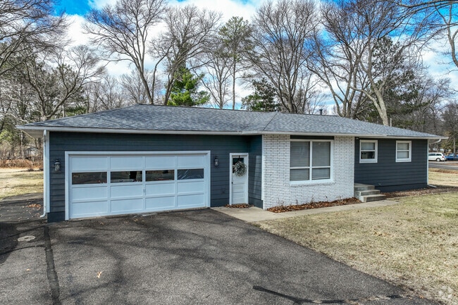 Classic ranch-style homes are common throughout Baxter.