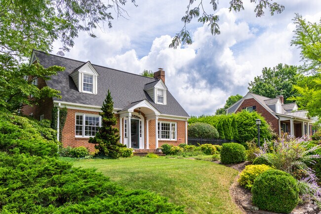 The median home in Miller Southside was constructed in 1951.