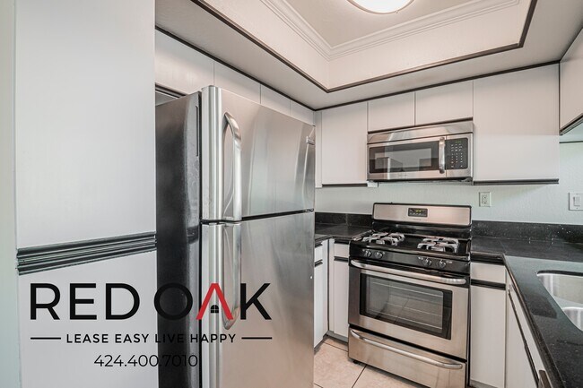 1755 El Cerrito Place unit 404, Los Angeles, CA 90028 - photo 6