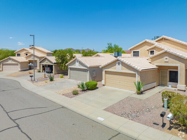 Mountaingate has many single-family homes with lightly-toned exterior paint jobs.