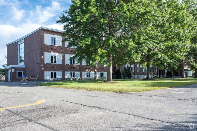 Mattanawcook Junior High School was given an overall C+ rating from Niche.