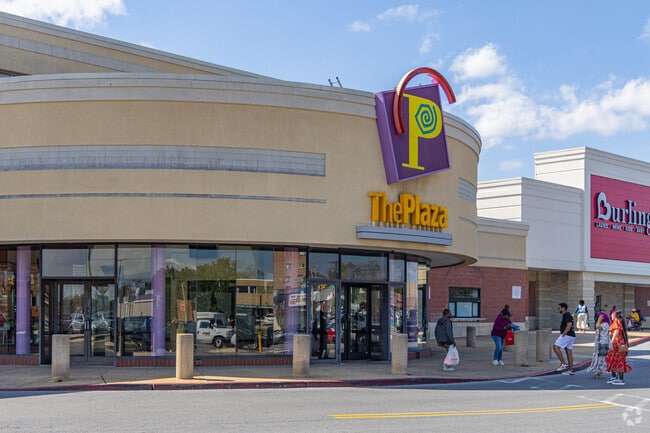 Reisterstown Road Plaza is just a quick walk away for residents living in Glen, MD.