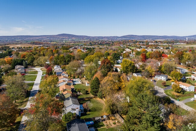 Enjoy your morning cup of coffee under the Cascade Mountains in Braddock Heights.