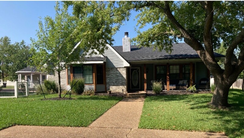 1506 Oak Hollow Dr, Woodway, TX 76712 - photo 1