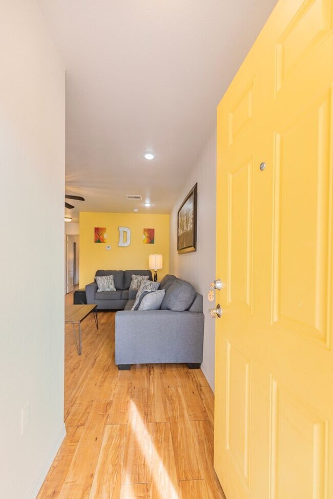 800 Sherwood Dr unit D, Alamogordo, NM 88310 - photo 2