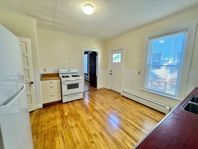 66 Center St unit 66 Center Street, Bangor, ME 04401 - photo 4