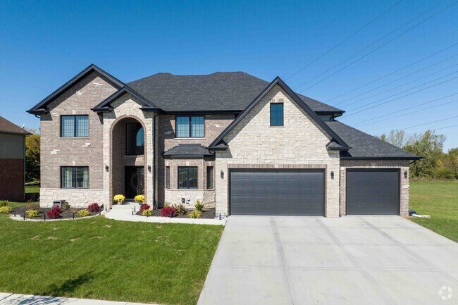 Lakeview Estates has good mix of beautiful homes to chose from.