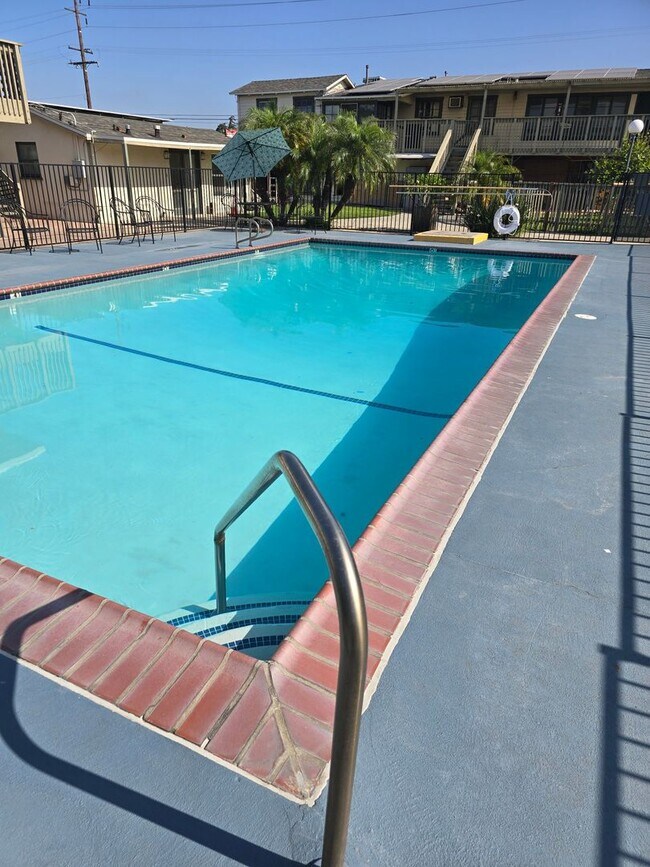 NEWLY RENOVATED, Quartz Counters & Stainless Steel Appliances, Fullerton, CA 92833 - photo 2