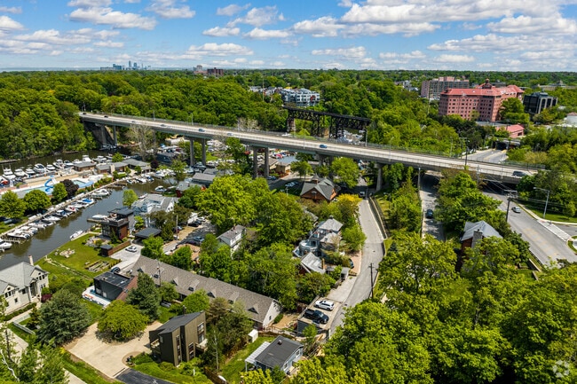 The Clifton Park Bridge connects neighboring Lakewood to Rocky River.