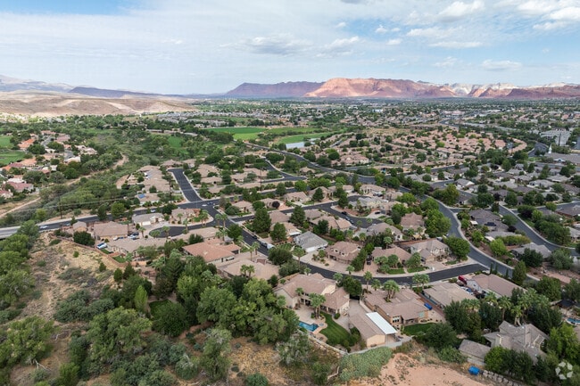Sunbrook is the perfect halfway point between towering mountains and the conveniences of town.