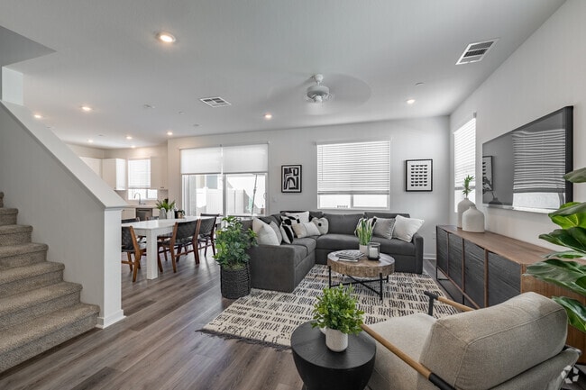 4BR, 3BA - 1,500SF - Living Room