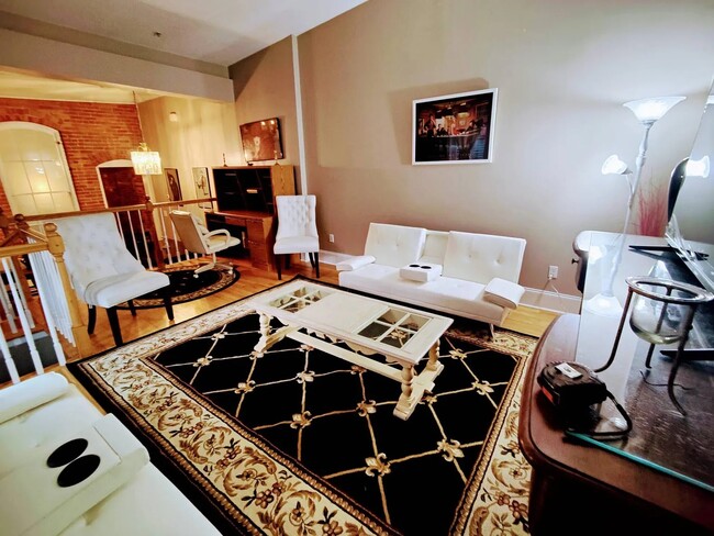 317 W Fayette St unit 2, Syracuse, NY 13202 - photo 3