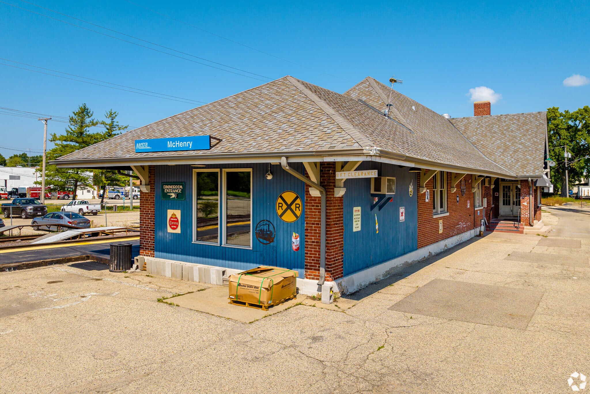 The McHenry Metra stop is just minutes away from Ringwood.