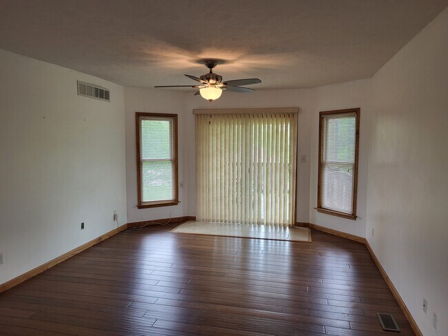 312 N Illinois St unit 2nd Floor, Remington, IN 47977 - photo 7