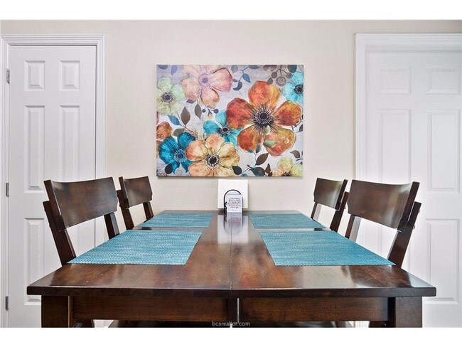 305 Holleman Dr E unit 305 Holleman 605, College Station, TX 77840 - photo 4