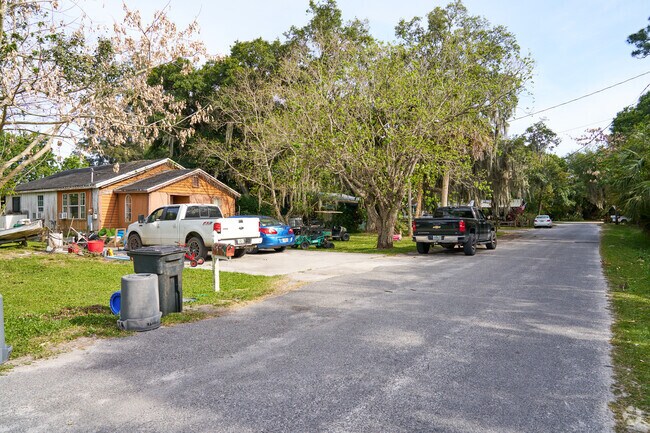 Many residential areas in Fort Pierce South have no sidewalks, making for larger yards.