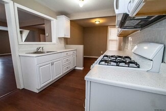 32 Walnut St, Gloversville, NY 12078