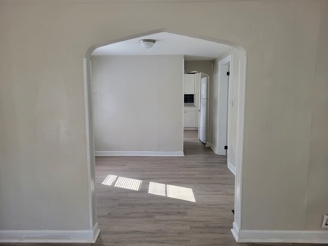 479 N Eureka Ave, Columbus, OH 43204 - photo 5