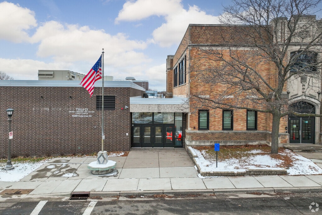 Phalen Lake Hmong Studies Magnet has 508 students in grades Pre-K-5th.