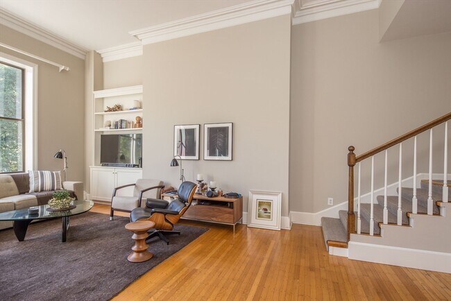 145 Arlington St unit 23, Boston, MA 02116 - photo 2