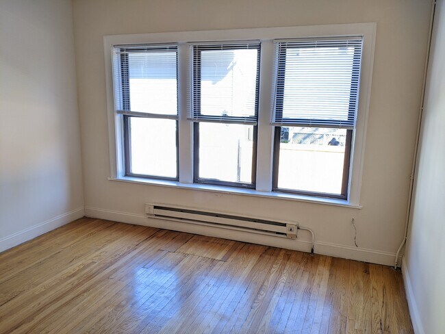 1313 Oak Ave unit 1321-B3, Evanston, IL 60201 - photo 5