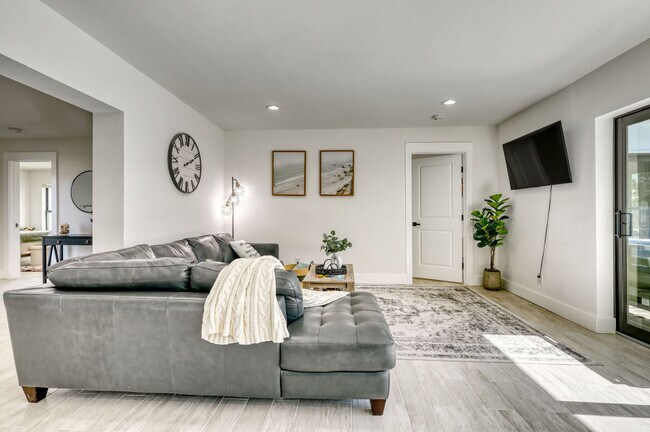 106 Playmore Dr unit ID1346491P, Venice, FL 34293 - photo 2