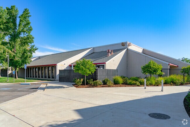 Students thrive at Lindhurst High School.