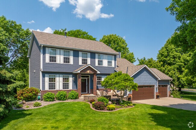 Colonial Revival homes can be found throughout Edinburgh.