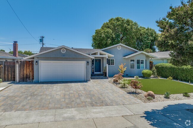 Comanche offers single-family homes built with a traditional craftsman style.