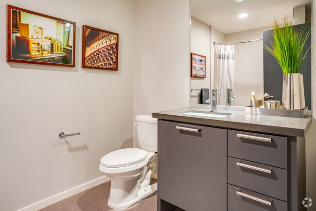 2 BR, 2 BA - 1,214SF