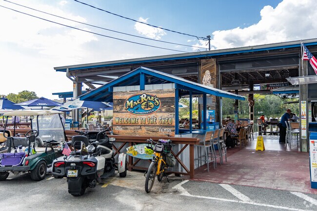 MacRae's has The Shed for your refreshment needs with beautiful river views in Homosassa.
