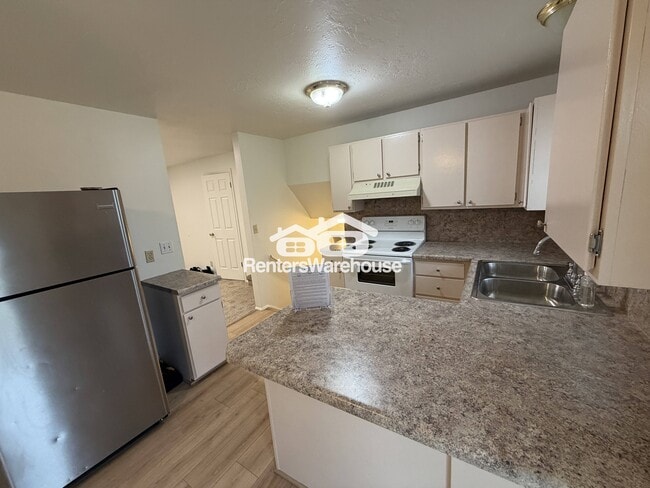 575 E 10315 S, Sandy, UT 84070 - photo 3