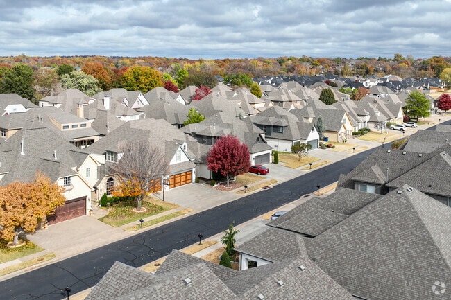 Beautiful colors paint the streets of College Park every fall.