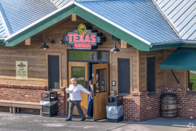 Most shopping and dining options from Harrison Park are more than a mile away.