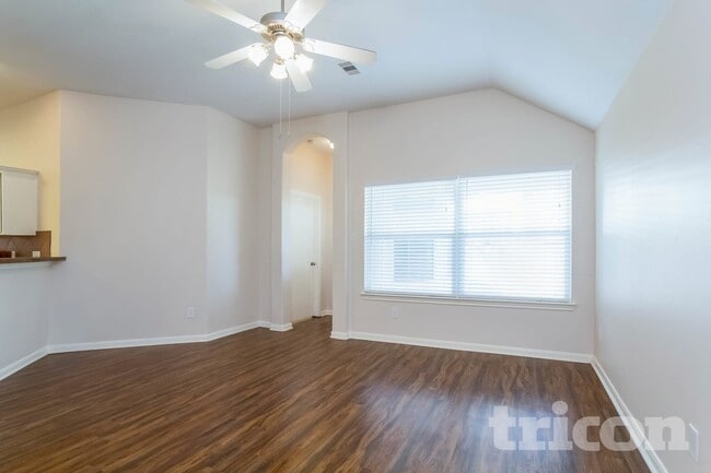 810 Forest Hillside Ln, Houston, TX 77067 - photo 7