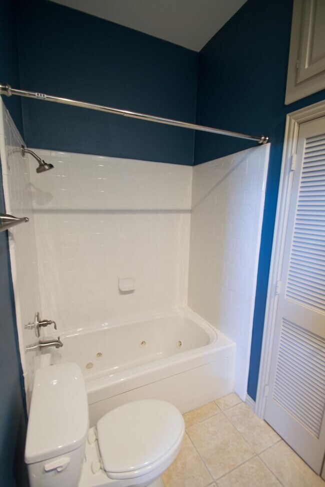 1818 N Fitzhugh Ave unit 4, Dallas, TX 75204 - photo 7