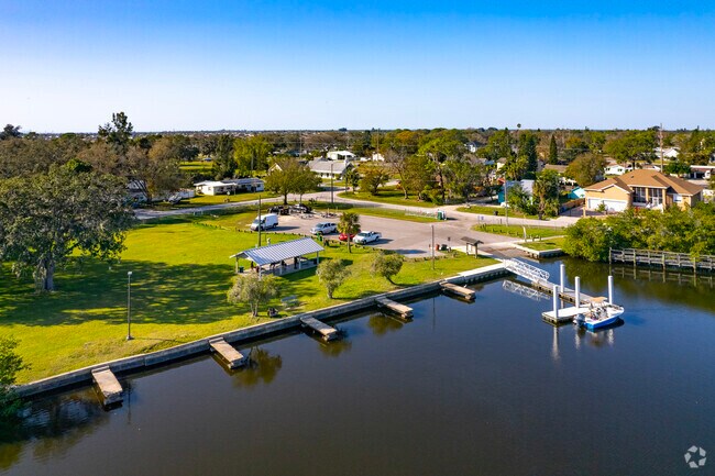 Enjoy a day out on the water at Ruskin Commongood Boat Ramp and Park.