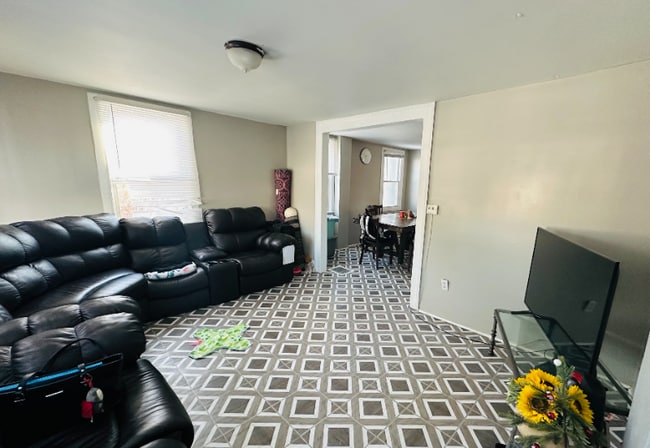 122 W Oneida St, Oswego, NY 13126 - photo 2