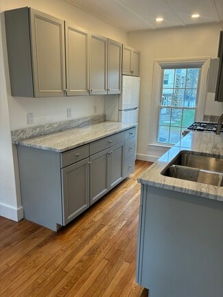 142 Main St Unit 2N, Fairhaven, MA 02719